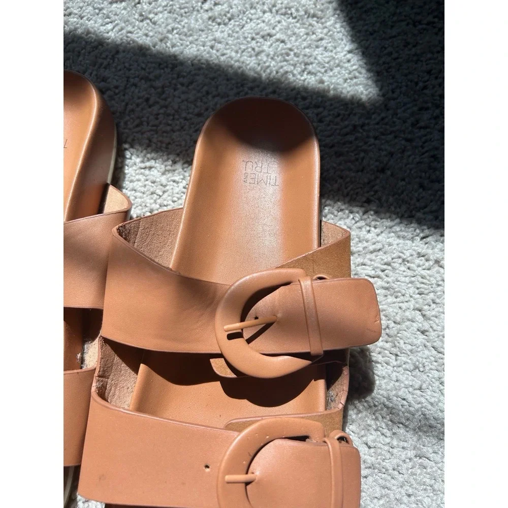 Time And Tru Sandals Womens 9 Slide Flats Slip On WMTT22FM100 Brown Faux Leather